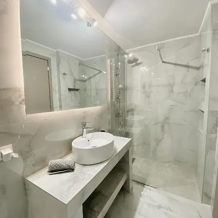 2&2 Two Floor With Two Bedrooms Ensuite Near To Act College فيلة سالونيك